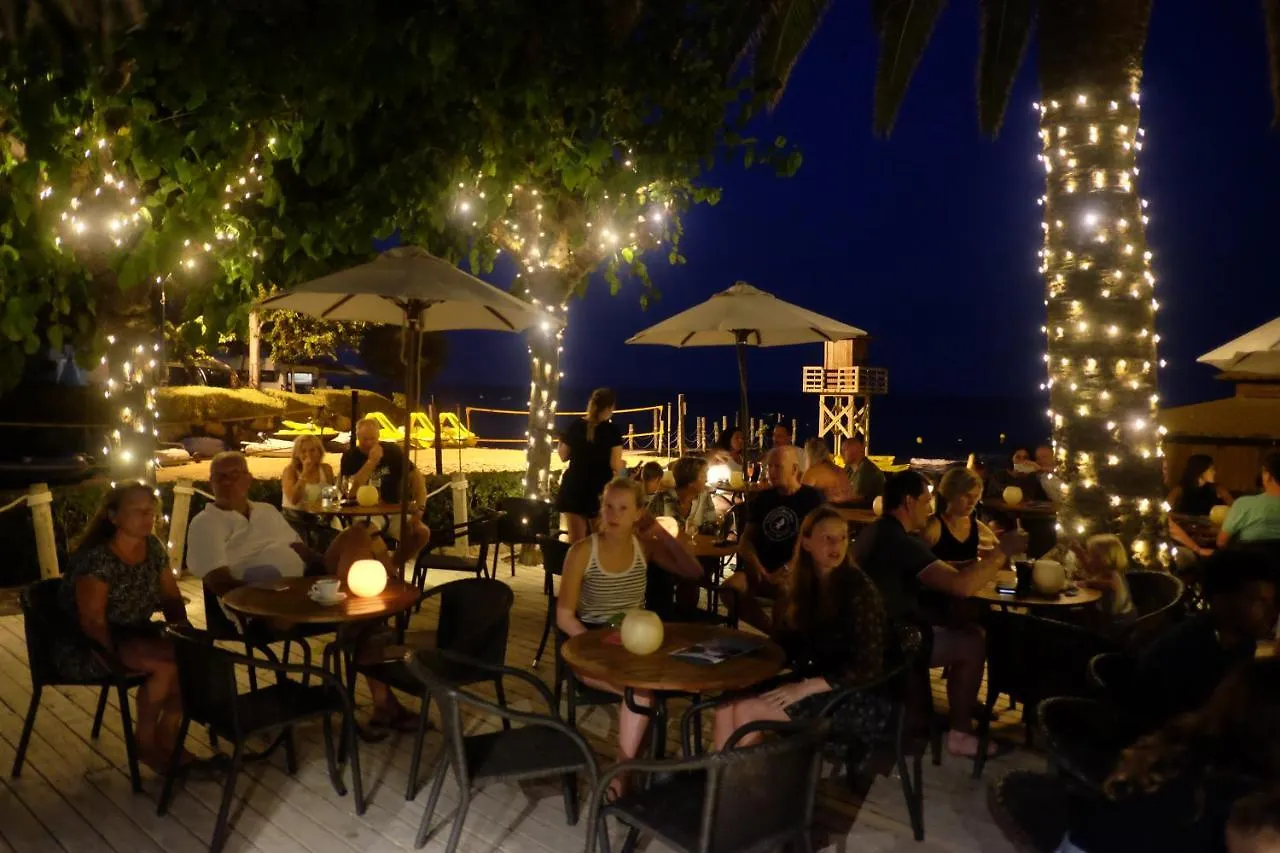Playa Montroig Camping Resort Кемпинг